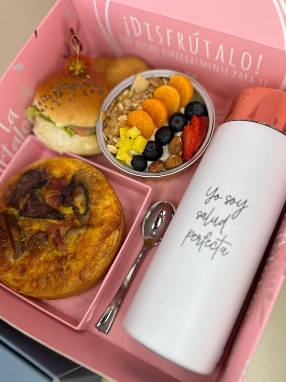 Cajita delicioso amor con fruta